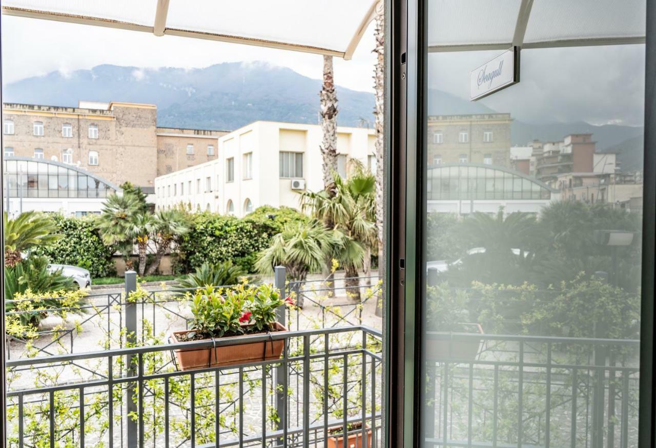 Atlantide Holiday Apartments カステッランマーレ・ディ・スタービア エクステリア 写真